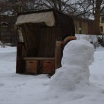 Strandkorb im Schnee