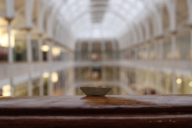 Das Schiffchen im Hauptsaal des Scottish National Museum.