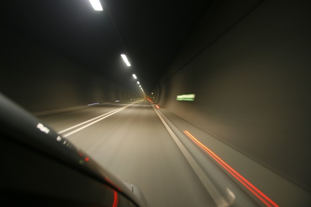 Unterwegs im Karawankentunnel zwischen Österreich und Slowenien