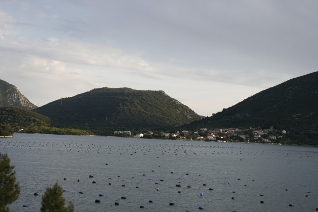 Blick auf die Halbinsel in der Adria vor Klek