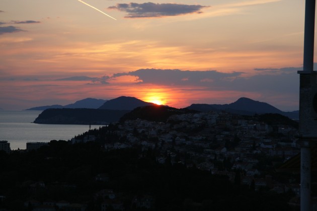 Sonnenuntergang über Dubrovnik von der Gornji Kono aus gesehen