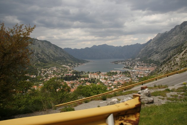 Die Stadt Kotor in der Gleichnamigen Bucht an der Adriaküste von Montenegro.