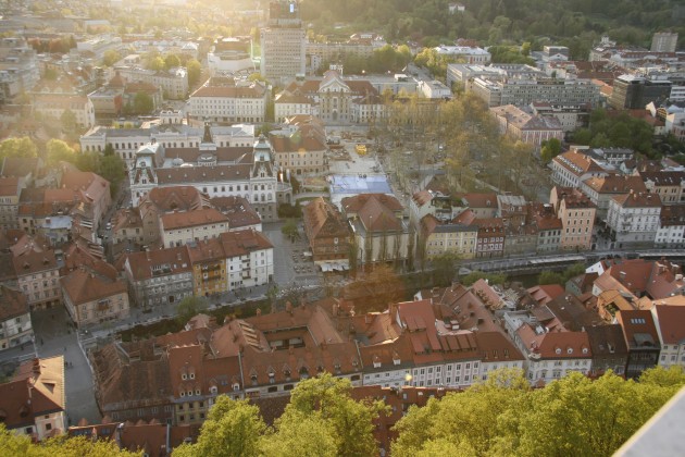 Blick über Ljubljana vom Bergfried der Burg