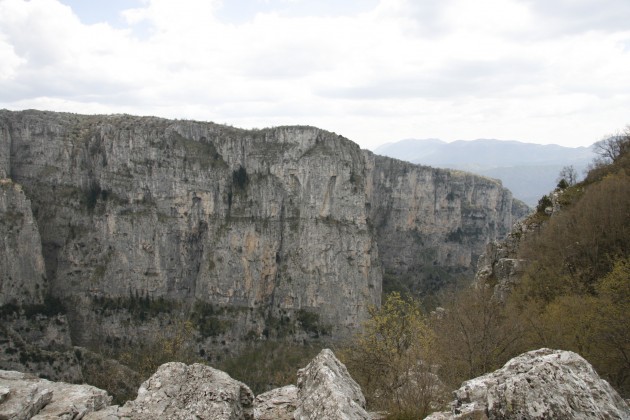 Vikos-Schlucht etwa 2,5 km nördlich von Monodendri