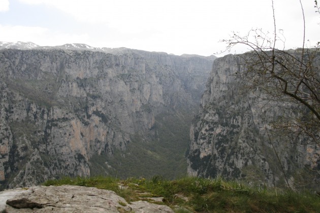 Vikos-Schlucht etwa 2,5 km nördlich von Monodendri