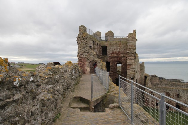 Auf den Mauern von Tantallon Castle