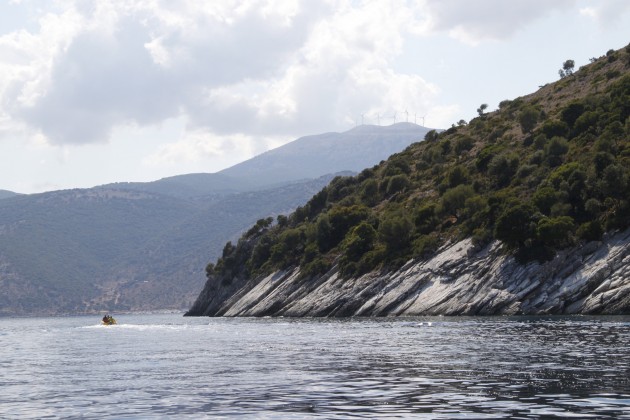 Bootsfahrt von Agia Effimia der Küste entlang nach Norden