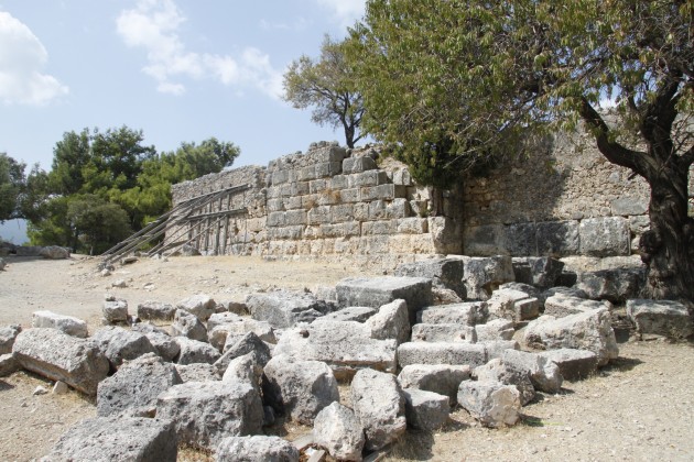 Westliche Ruinen der antiken Akropolis von Sami