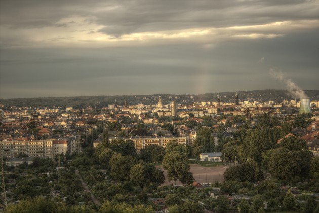 Dresden nach Juliregen von Braunsdorfer Straße 125, Blick Richtung Osten